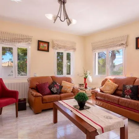Ifac Sleeps 6 Pool Villa *